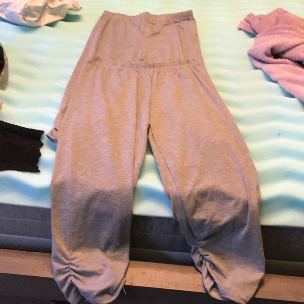 Capris - Picture 2 of 2
